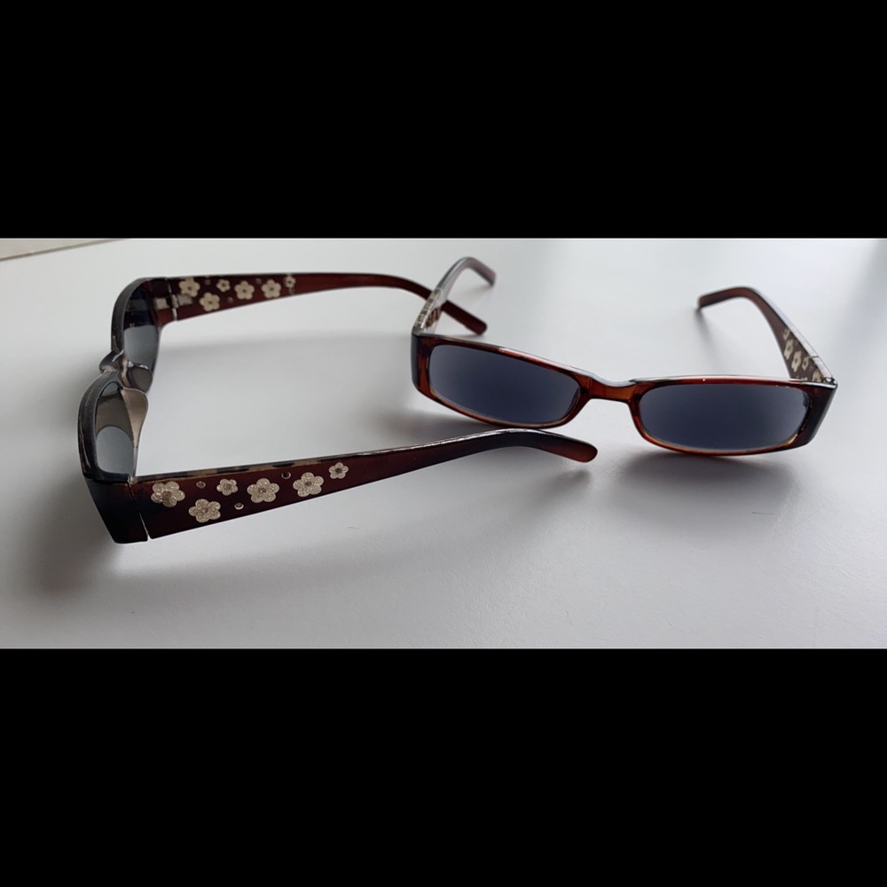 Fashion Reader Sunglasses with daisies